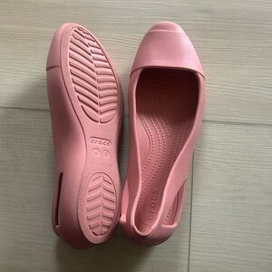 CROCS Women's Coral Flats
